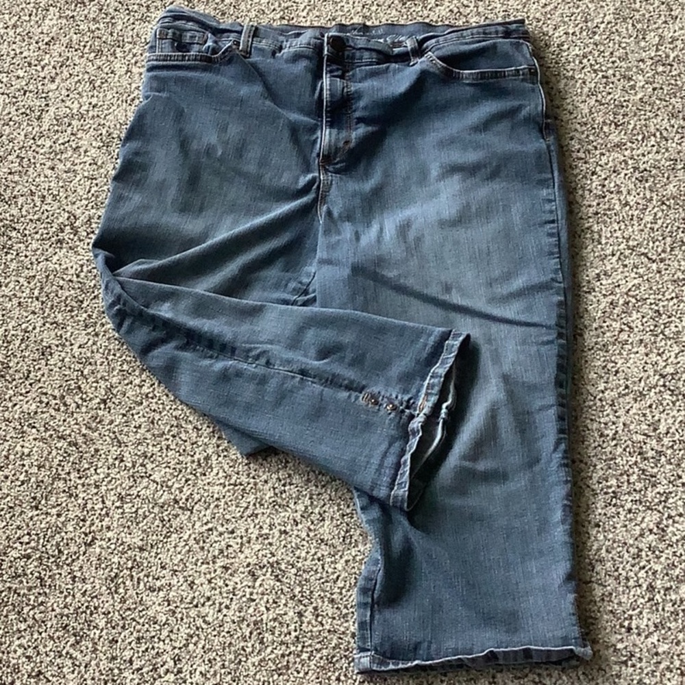 Gloria Vanderbilt All Around Slimming Blue Women's Jean Capris